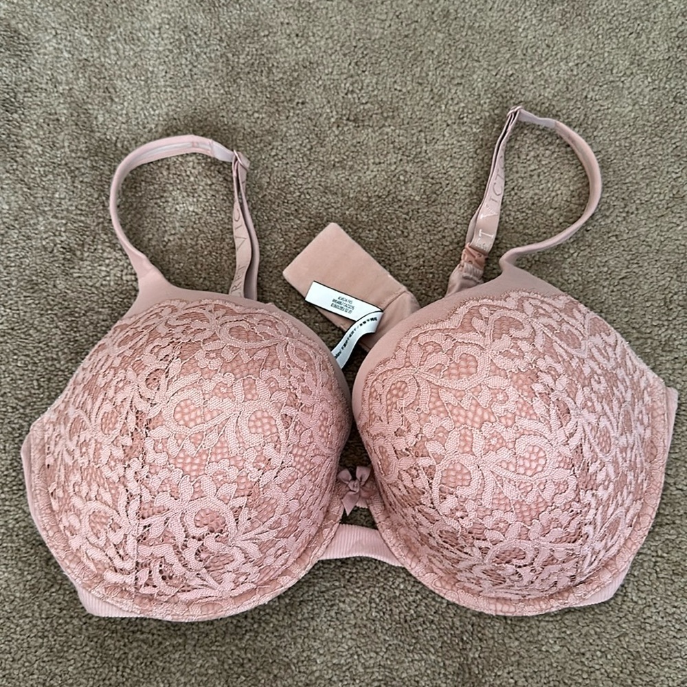 VS Body by Victoria Lace Full Coverage Bra 38DD